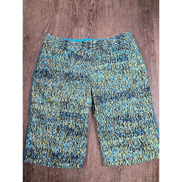 Chase 54 Golf Shorts Athletic Bermuda Length Green Teal Pattern Size 6 - Picture 1 of 7